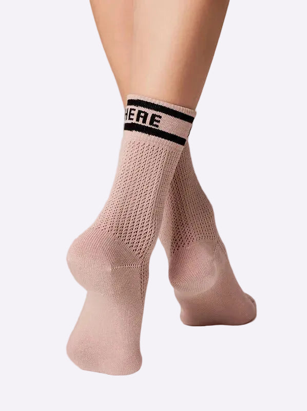 Lange Socken mit Ajourmuster Puderrosa  Focus - Here